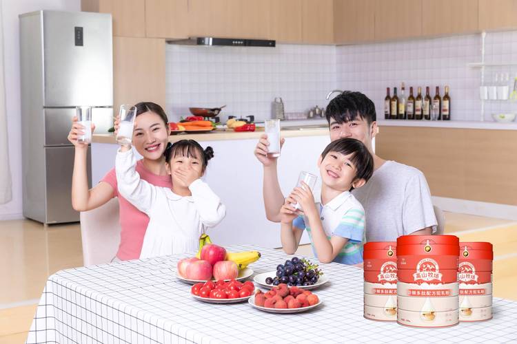 伊犁豐草牧場乳業第三家工廠盛大開工，乳制品產業再添新引擎